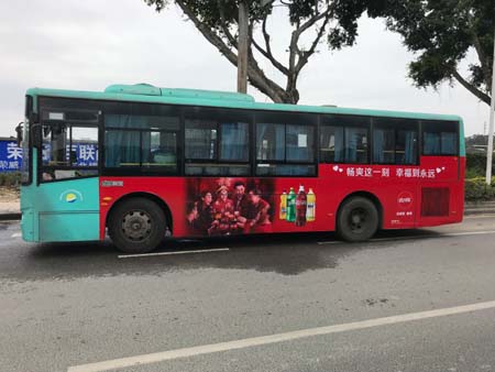 惠州公交车车身广告-可口可乐最新车身广告画面